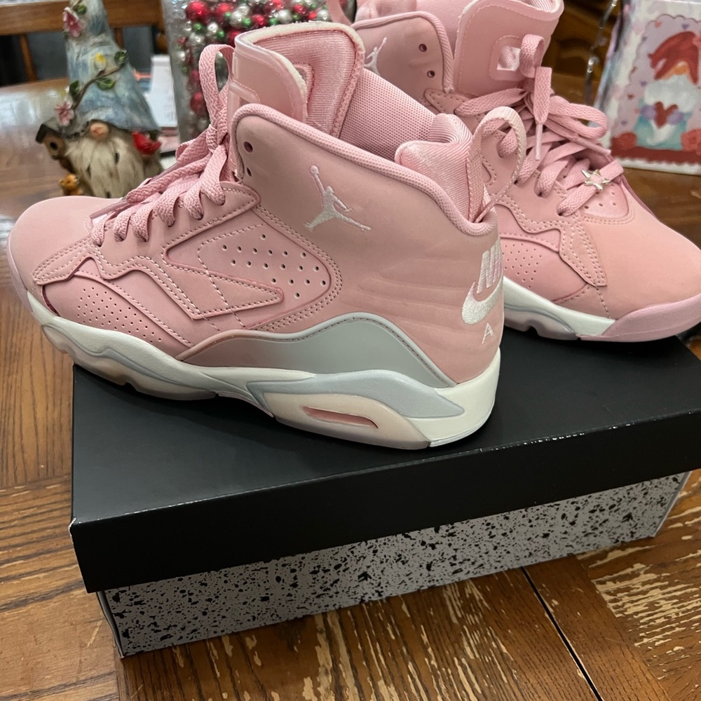 WMNS Nike Jordan’s MVP